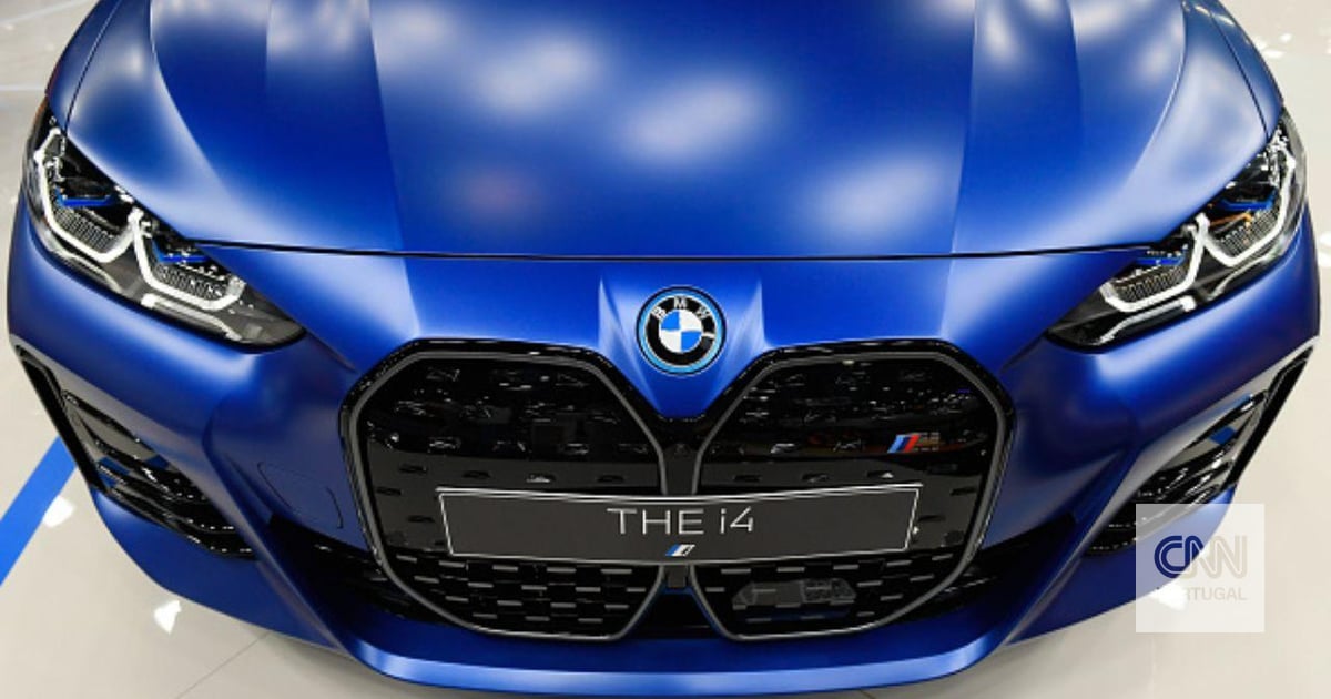 BMW lembra um pequeno número de veículos elétricos i4 e iX sobre  preocupações com incêndios de baterias -  News