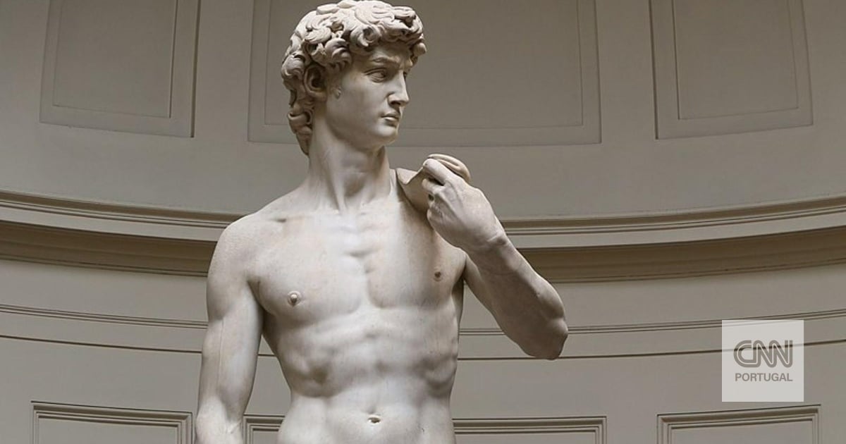 An American school principal resigns after a parent complained about the nudity of a Michelangelo statue