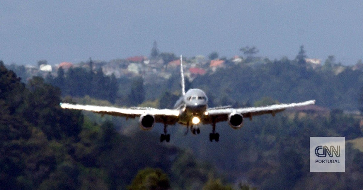 El primer ministro de Nueva Zelanda viaja a China con dos aviones, uno de repuesto