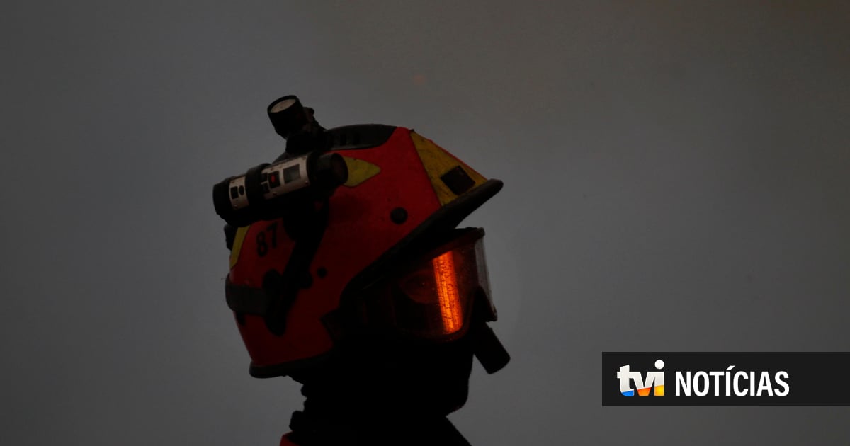 Incêndio que queimou quatro tuk-tuk mobiliza 37 bombeiros em Lisboa