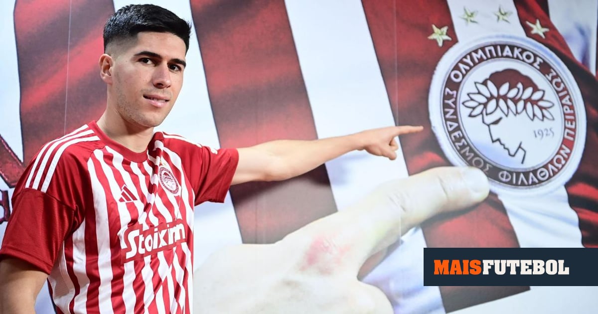 Fran Navarro signs with Olympiakos on loan from FC Porto with 7.5 million euro purchase option