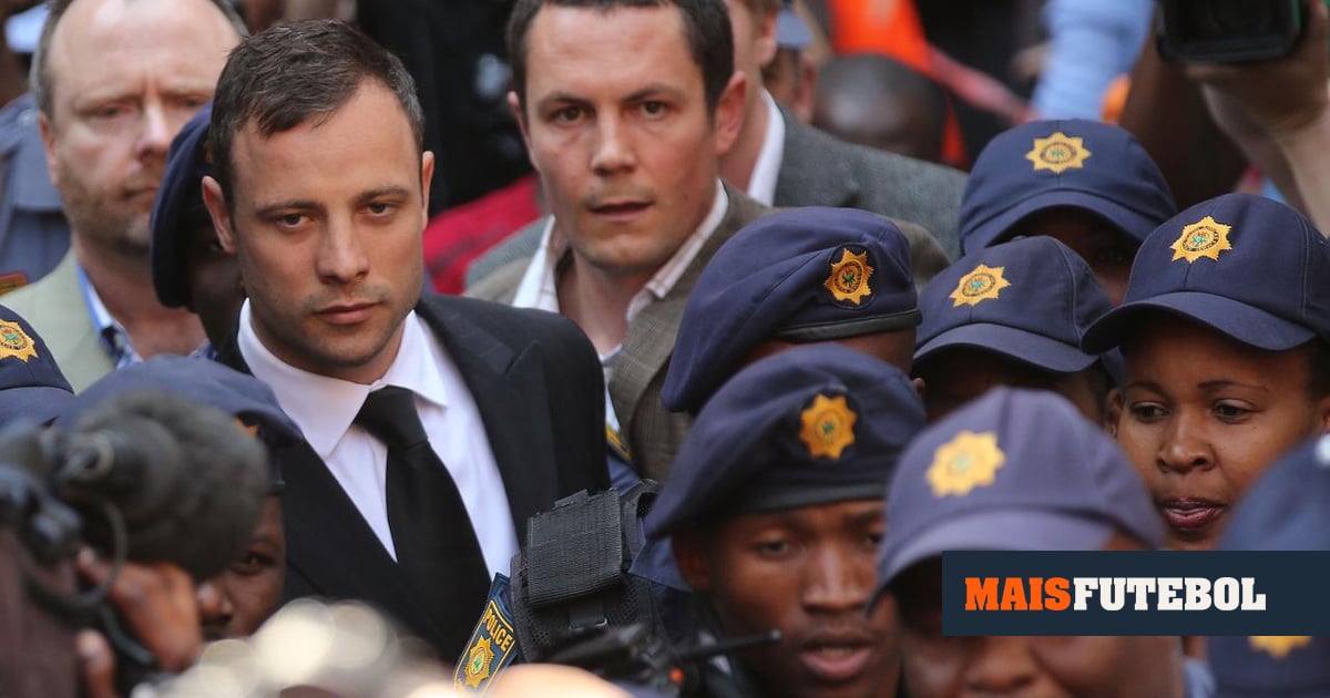 Oscar Pistorius sai em liberdade condicional