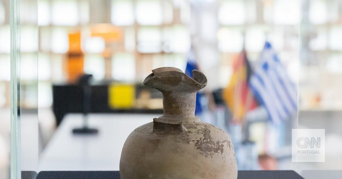 Deutschland gibt eine während der Nazi-Besatzung geraubte antike Vase an Griechenland zurück