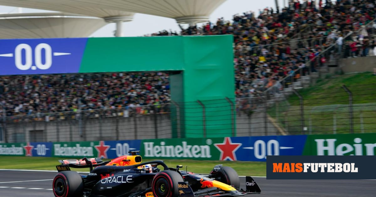 Fórmula 1: Verstappen garante «pole» na China, Hamilton parte de 18.º