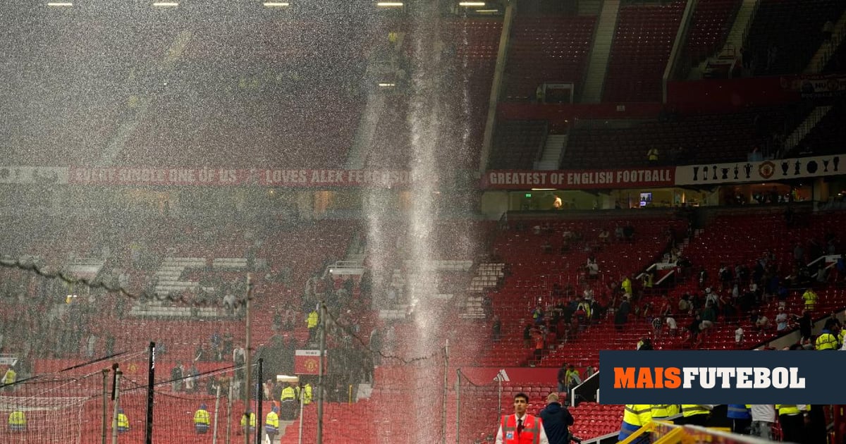 VÍDEO: chuva provoca cascata em Old Trafford